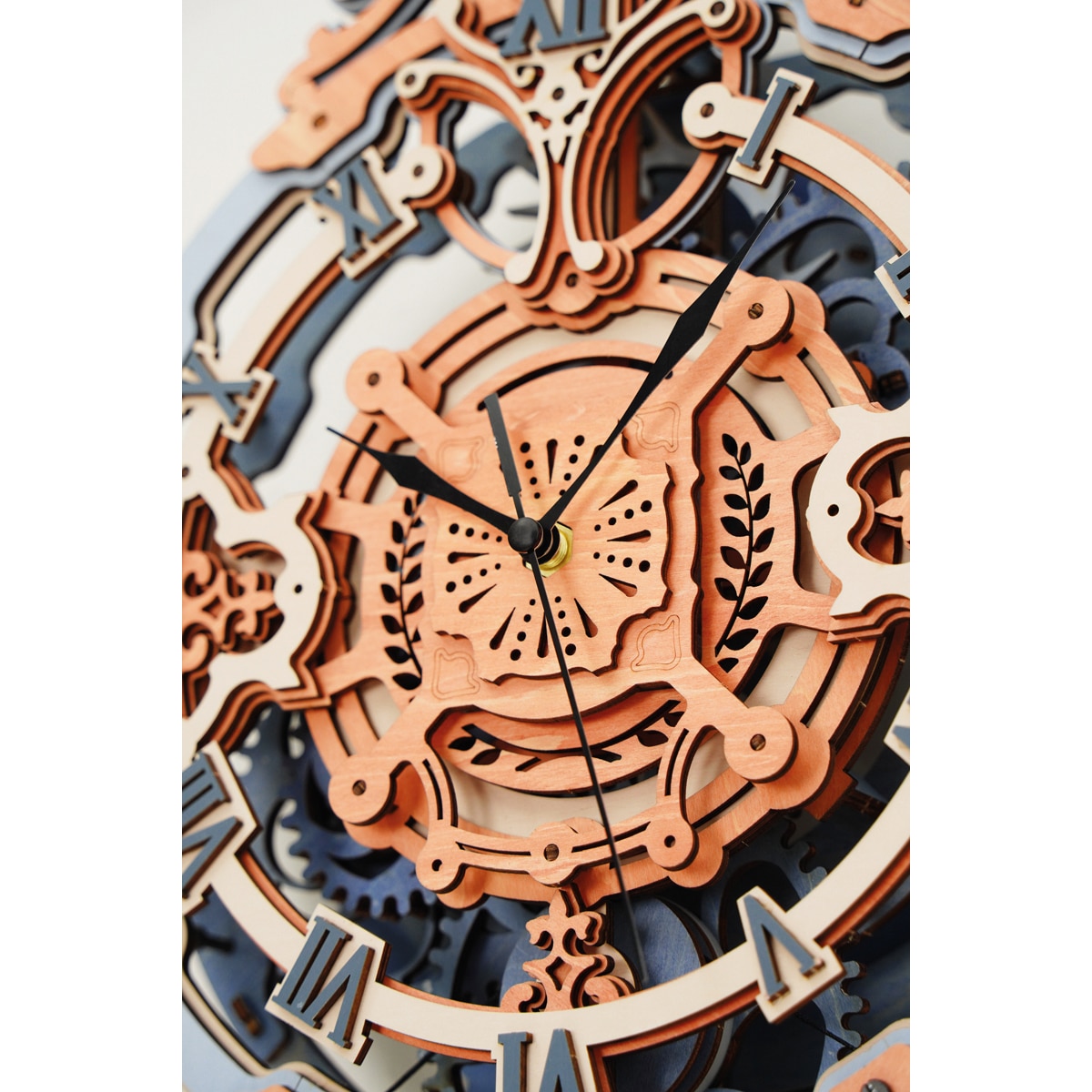 Maquete em Madeira Rokr Romantic Notes Wall Clock 4
