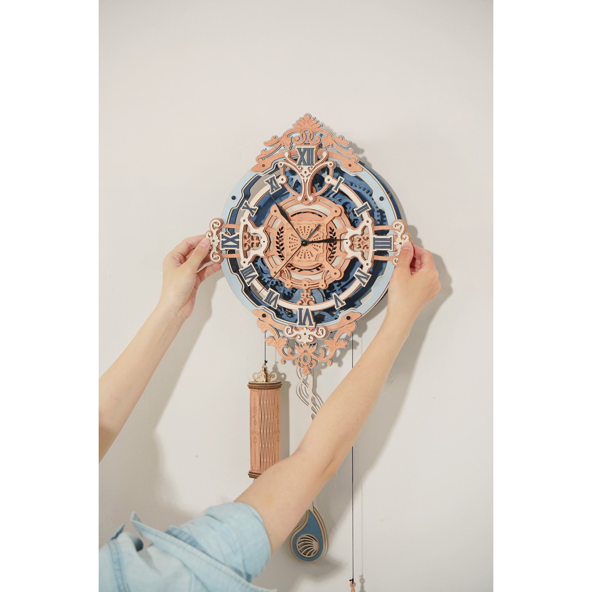 Maquete em Madeira Rokr Romantic Notes Wall Clock 6