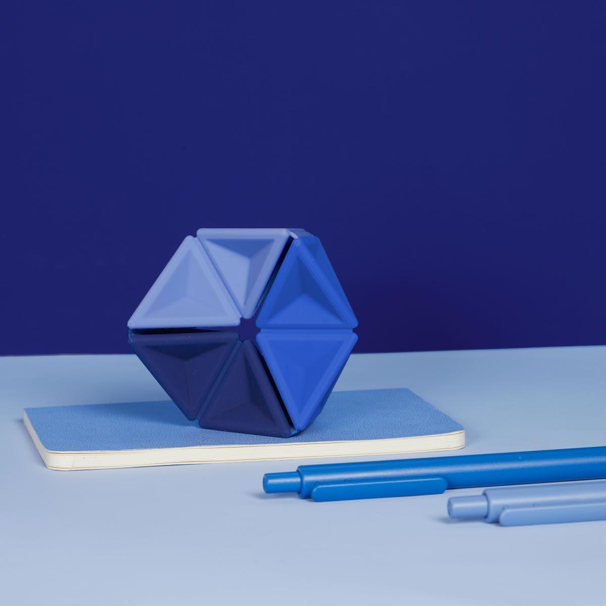 Imagen 2 de Flexágono De Silicona Infinito Speks Azul Marino
