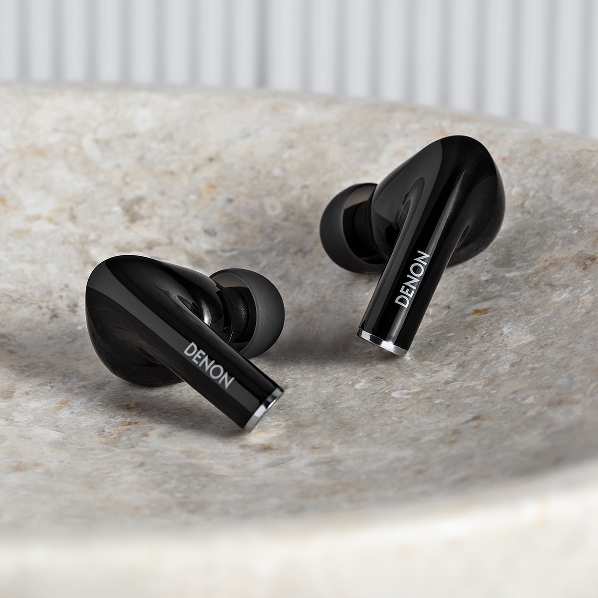 Auriculares True Wireless Denon AH-C830NCBK, con cancelación de ruido, negros Negro-2