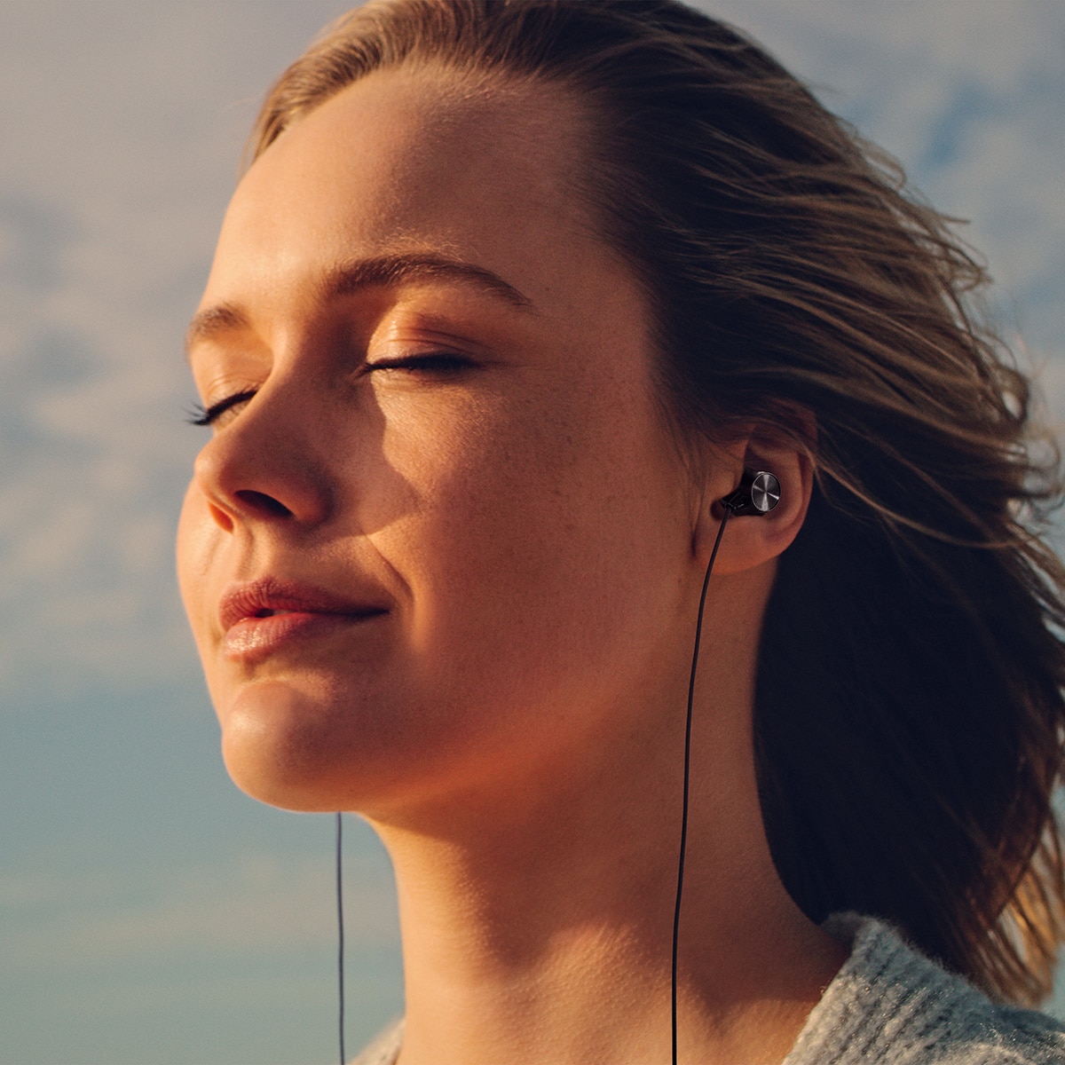 Auriculares de botón Panasonic TCM225, con cable USB-C y micrófono Negro-3