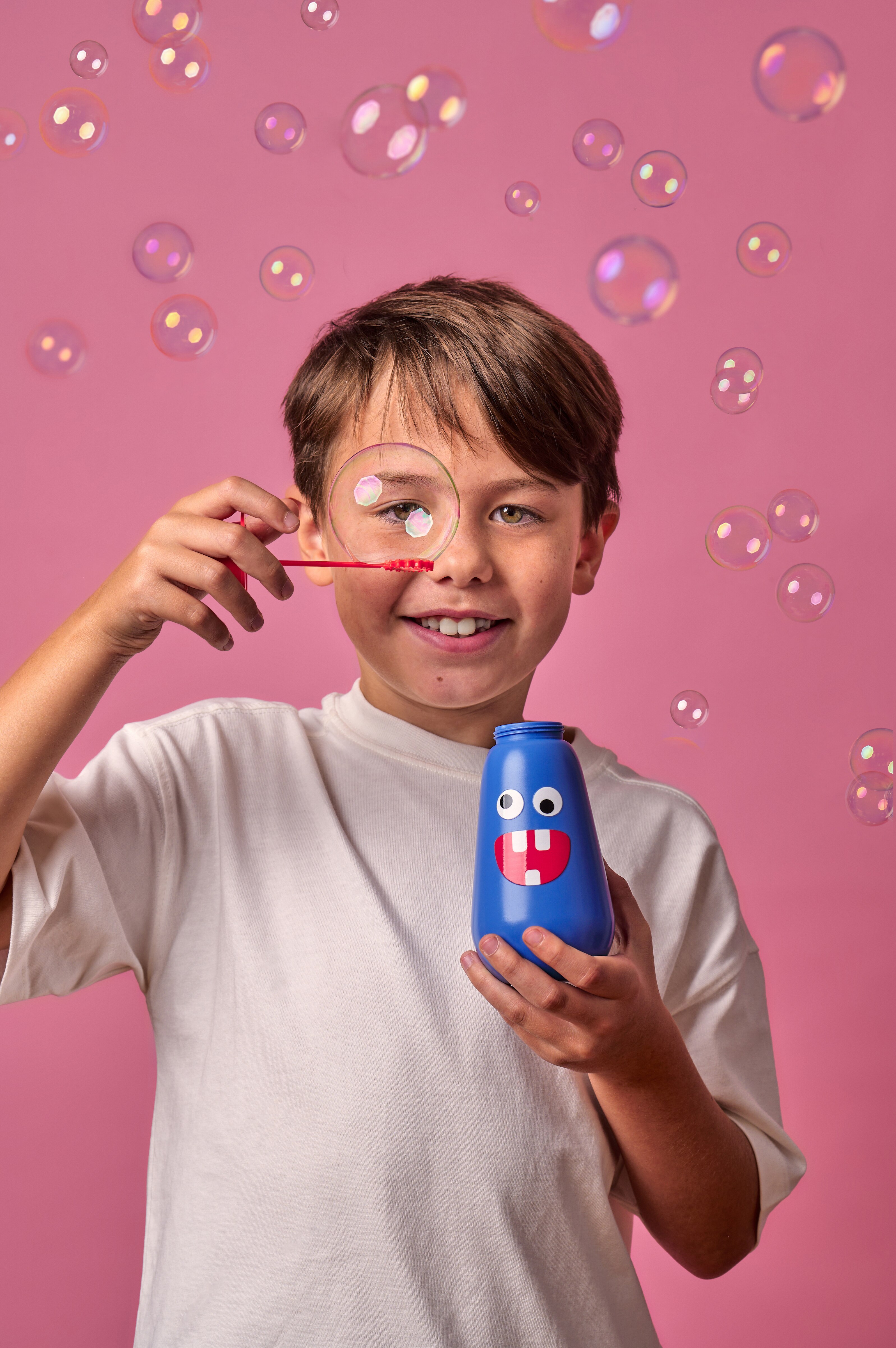 Conjunto de fabrico de bolhas Kikkerland monstruosas 3