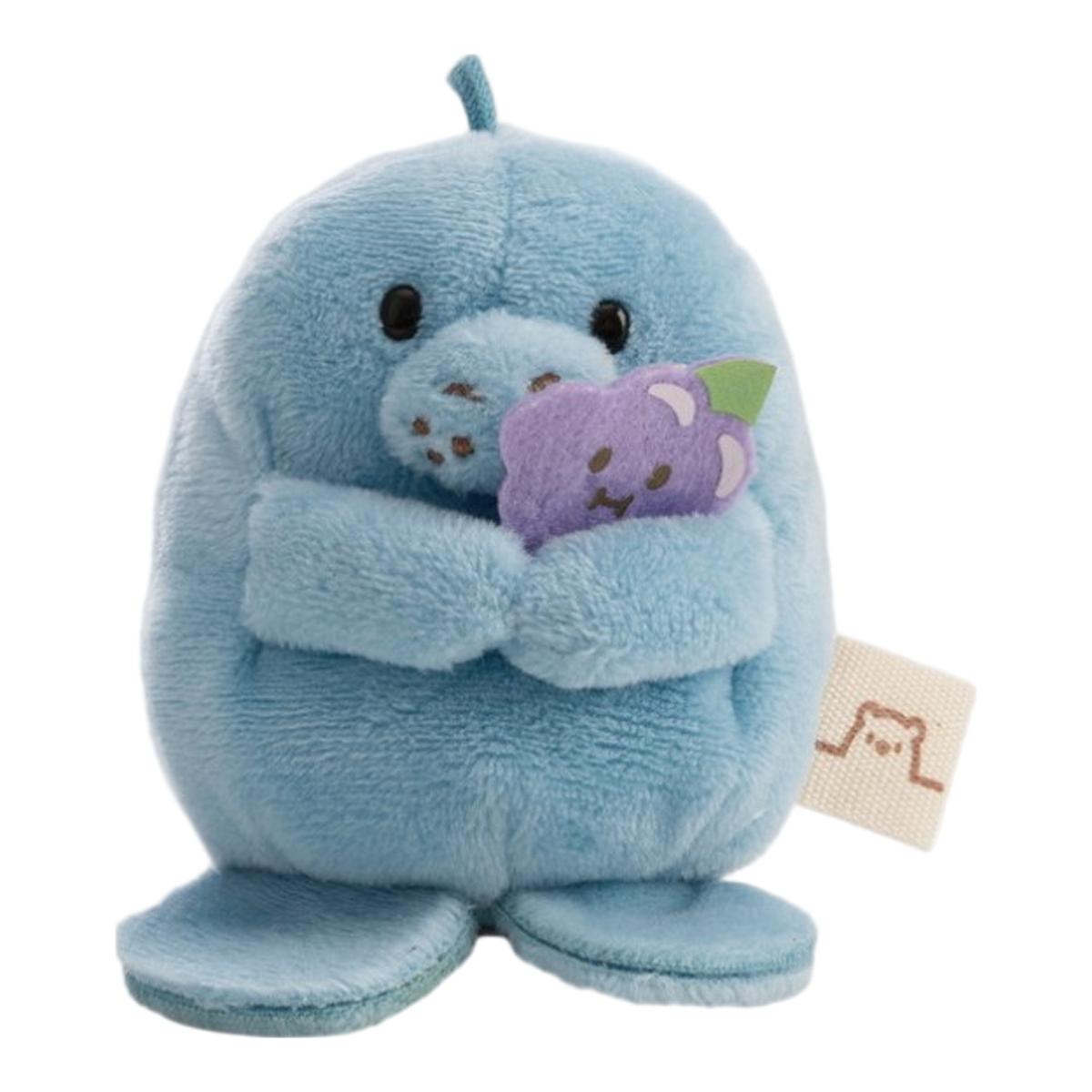 NICI Mymochi Manatee Wilbur de peluche com uvas e lata de refrigerante 8cm 3