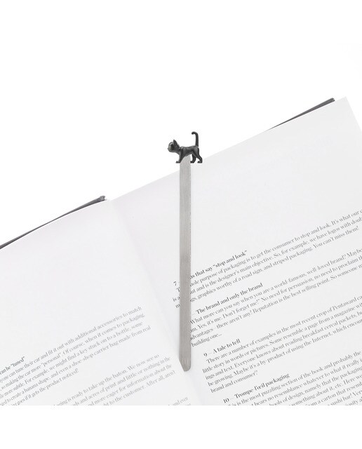 Marca livros Metalmorphose gato preto com olhos verdes 4