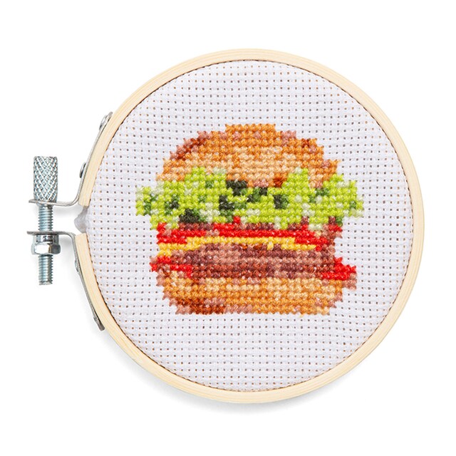 Imagem 0 de Mini kit de bordado com desenho de hambúrguer  Kikkerland