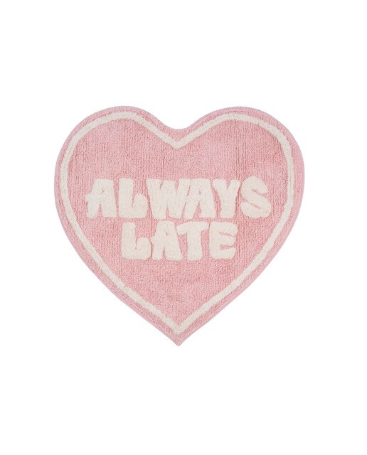Tapete de banho Flamingueo em forma de coração rosa "Always Late". 1