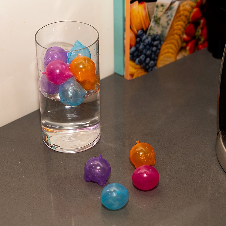 Conjunto de 24 cubos reutilizáveis Kikkerland em forma de gato 2