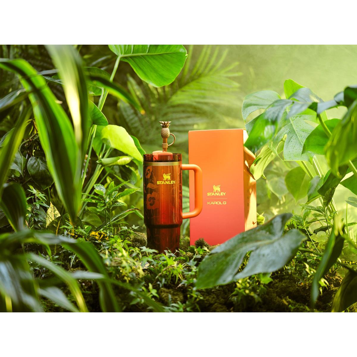 Termo Quencher H2.O Stanley Flowstate 0,89 L  Karol G 9