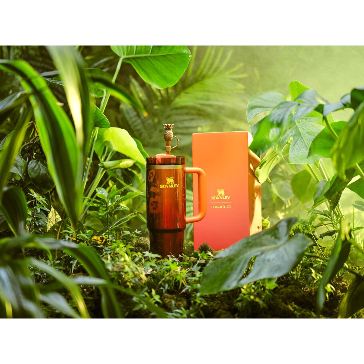 Termo Quencher H2.O Stanley Flowstate 0,89 L  Karol G 12