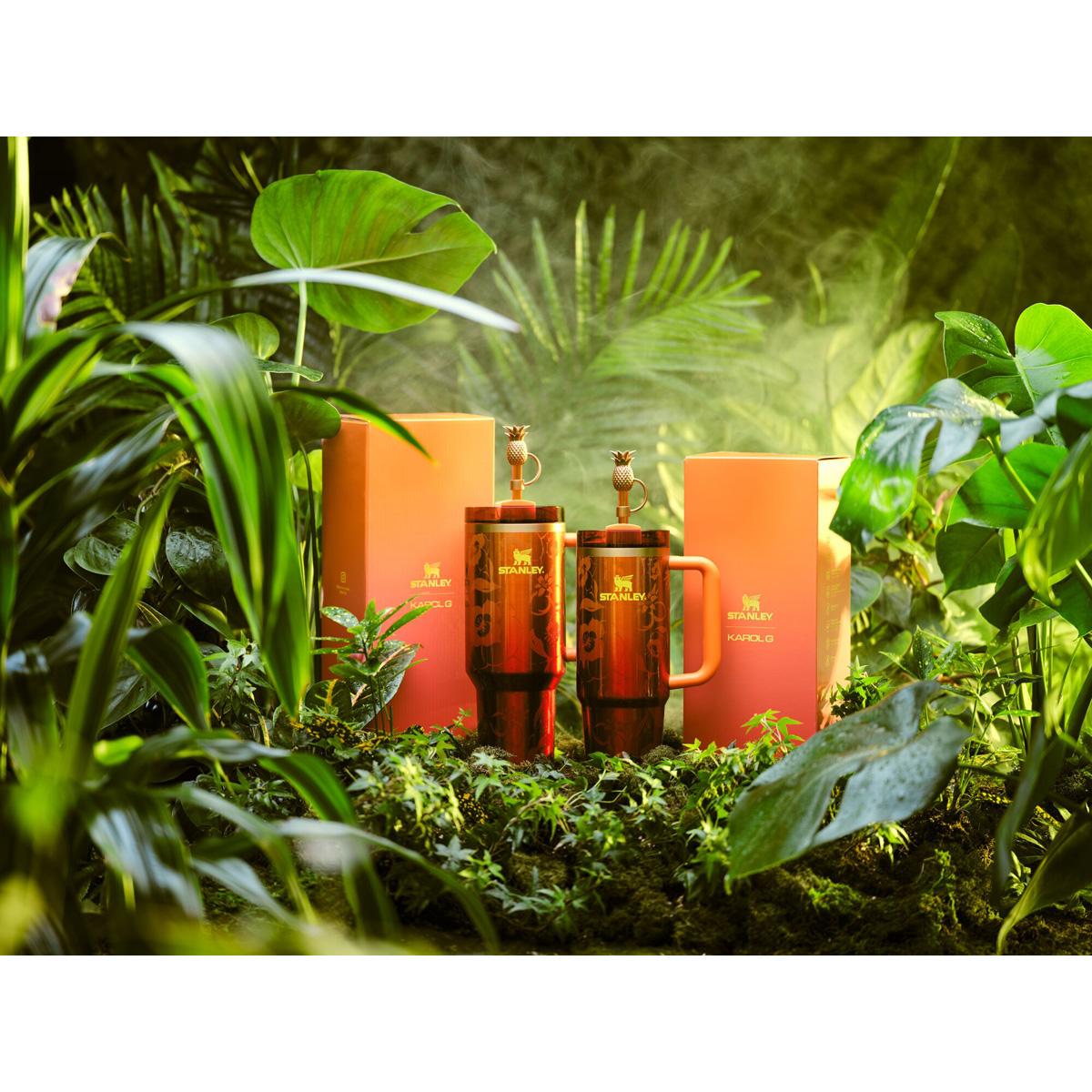 Termo Quencher H2.O Stanley Flowstate 0,89 L  Karol G 13