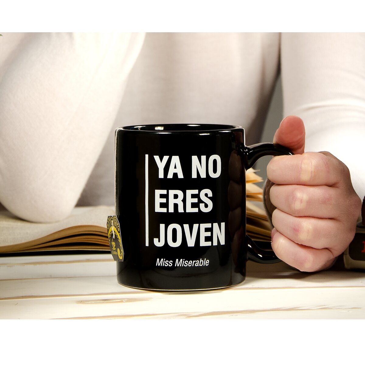 Caneca Existencialista Miss Miserable: Ya no eres joven 2
