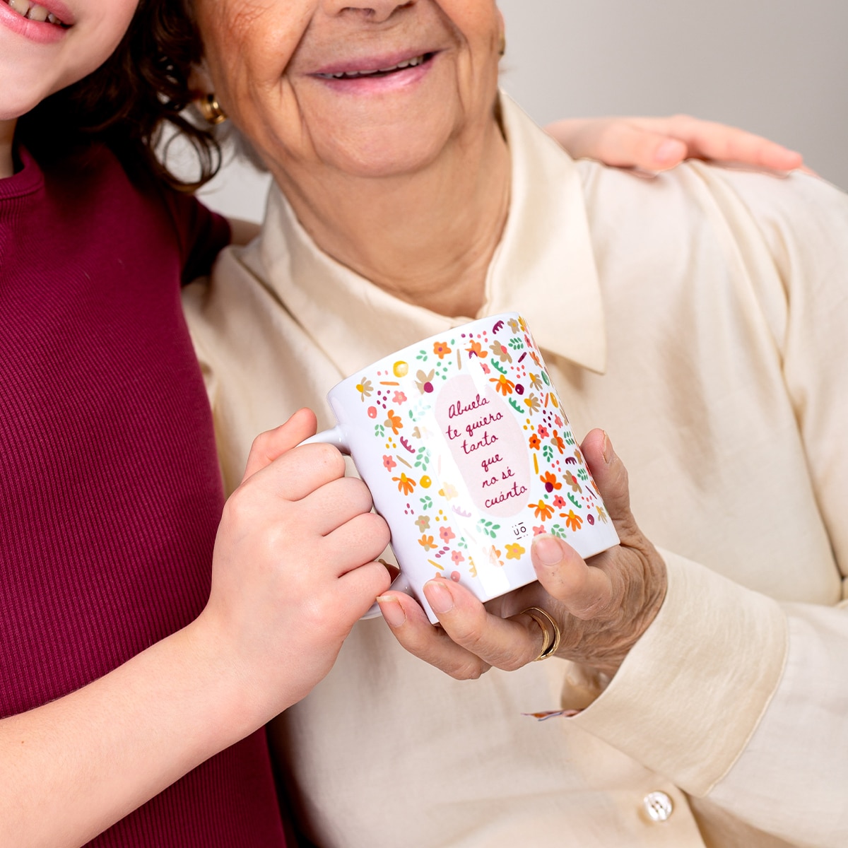Caneca UO "Abuela, te quiero tanto que no sé cuánto" 2