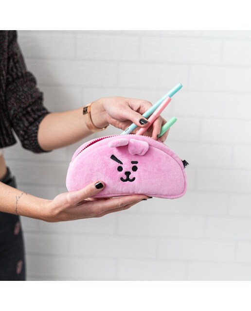 Estojo BT21 Cooky em Felpa - Rosa/Preto 6