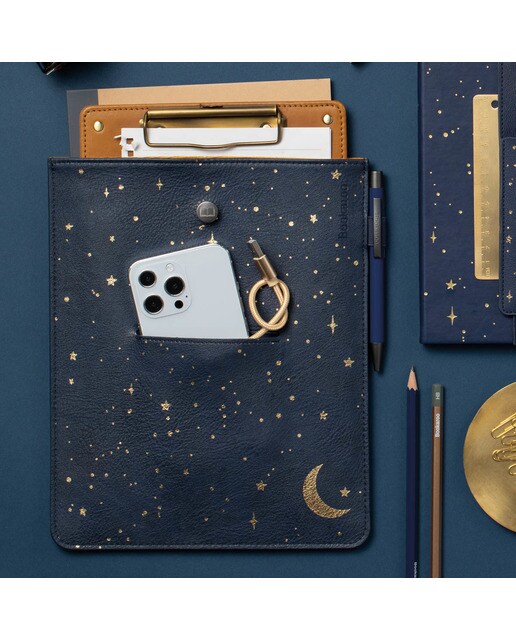 Capa Guarda Livros Tamanho Grande em Couro e com Forro Interior de Veludo Luas e Estrelas 2