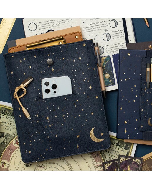 Capa Guarda Livros Tamanho Grande em Couro e com Forro Interior de Veludo Luas e Estrelas 8