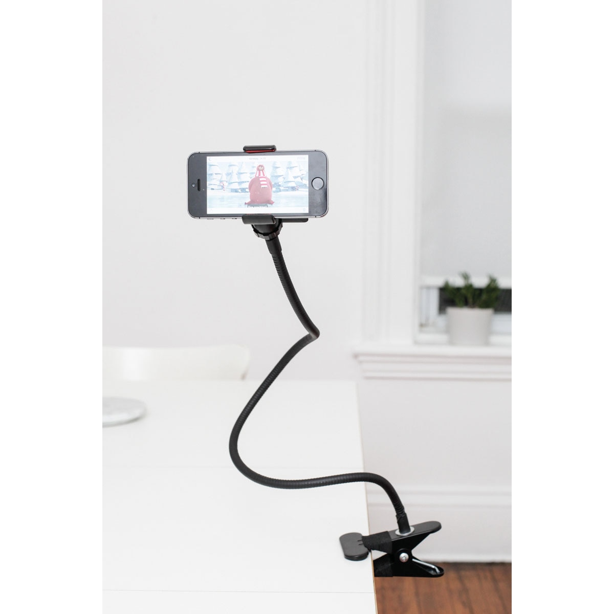 Suporte para telemóvel Kikkerland flexível com mola 2