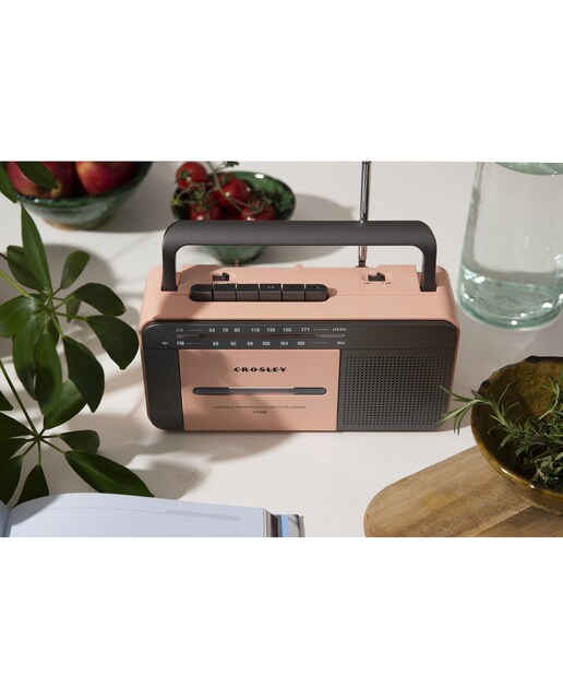 Reprodutor de cassetes Crosley com rádio e Bluetooth rosa 9