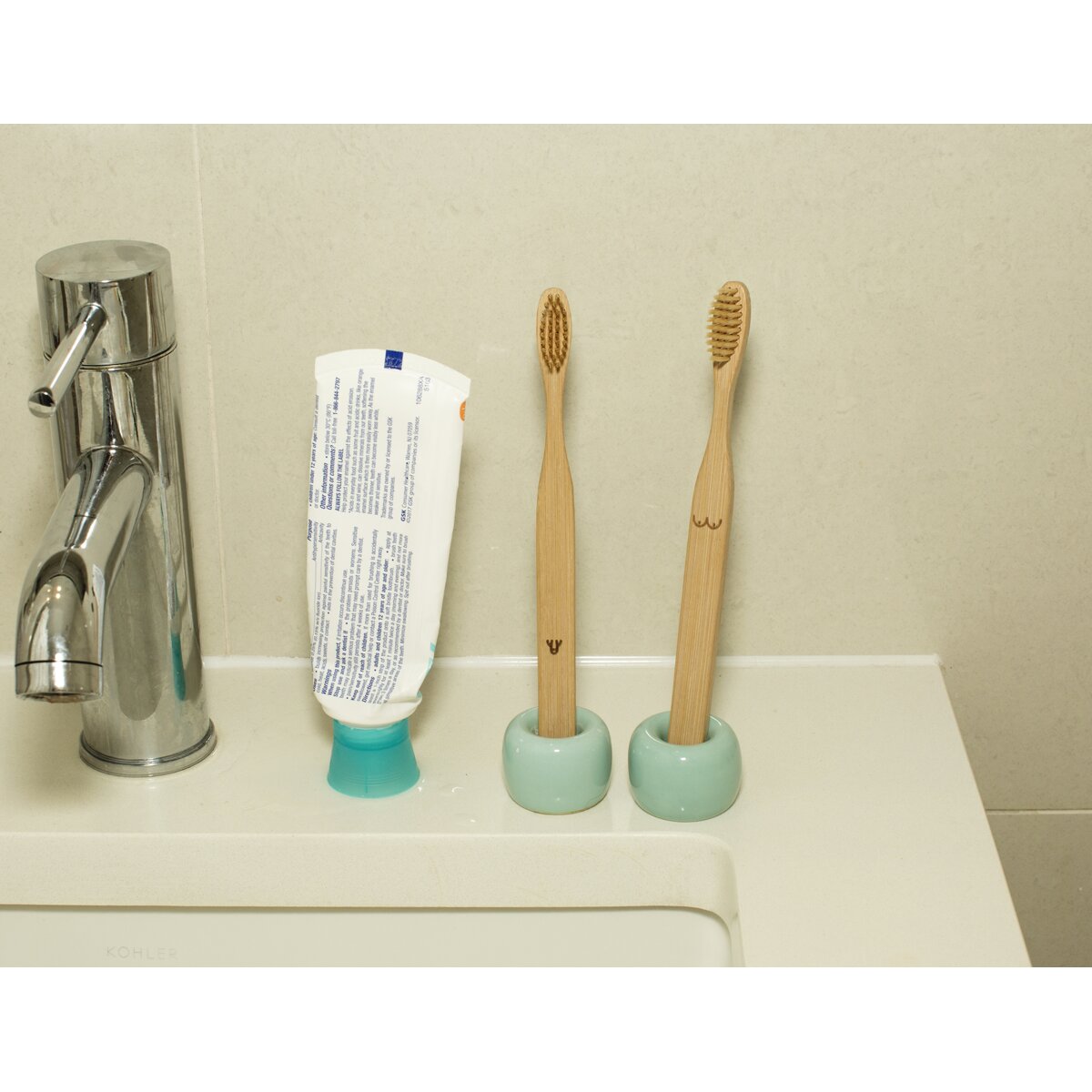 Conjunto de escovas de dentes Kikkerland Traquinas em madeira natural 3