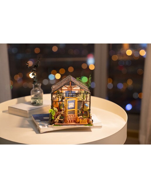 Maquete de Casa em Miniatura Rolife Kathy's Flower House 4