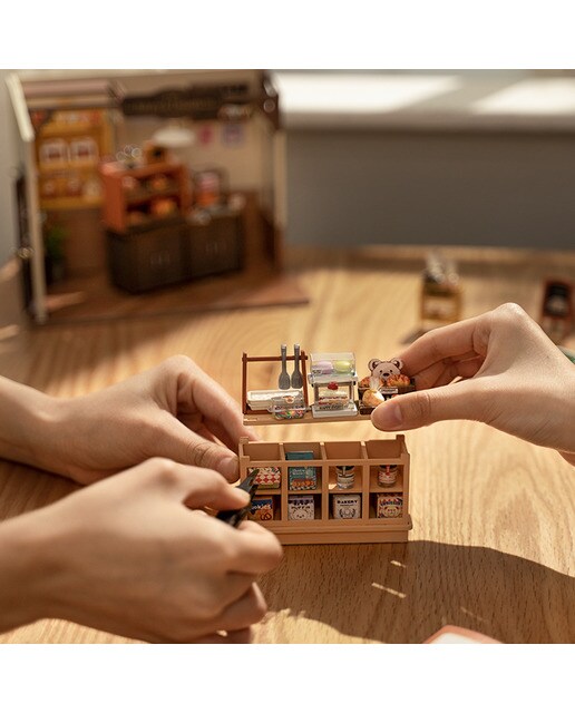 Maquete de Casa em Miniatura Rolife Becka´s Baking House 4