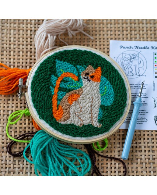 Set de costura punch needle gato de Kikkerland 2