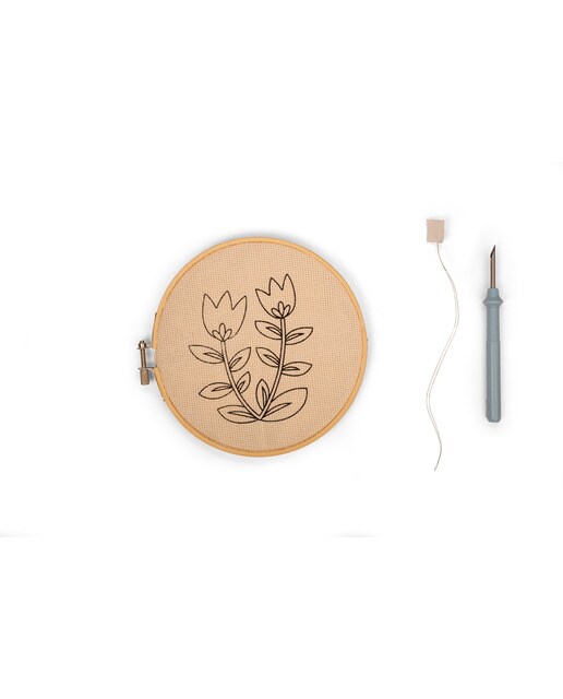 Set de costura punch needle tulipa de Kikkerland 3