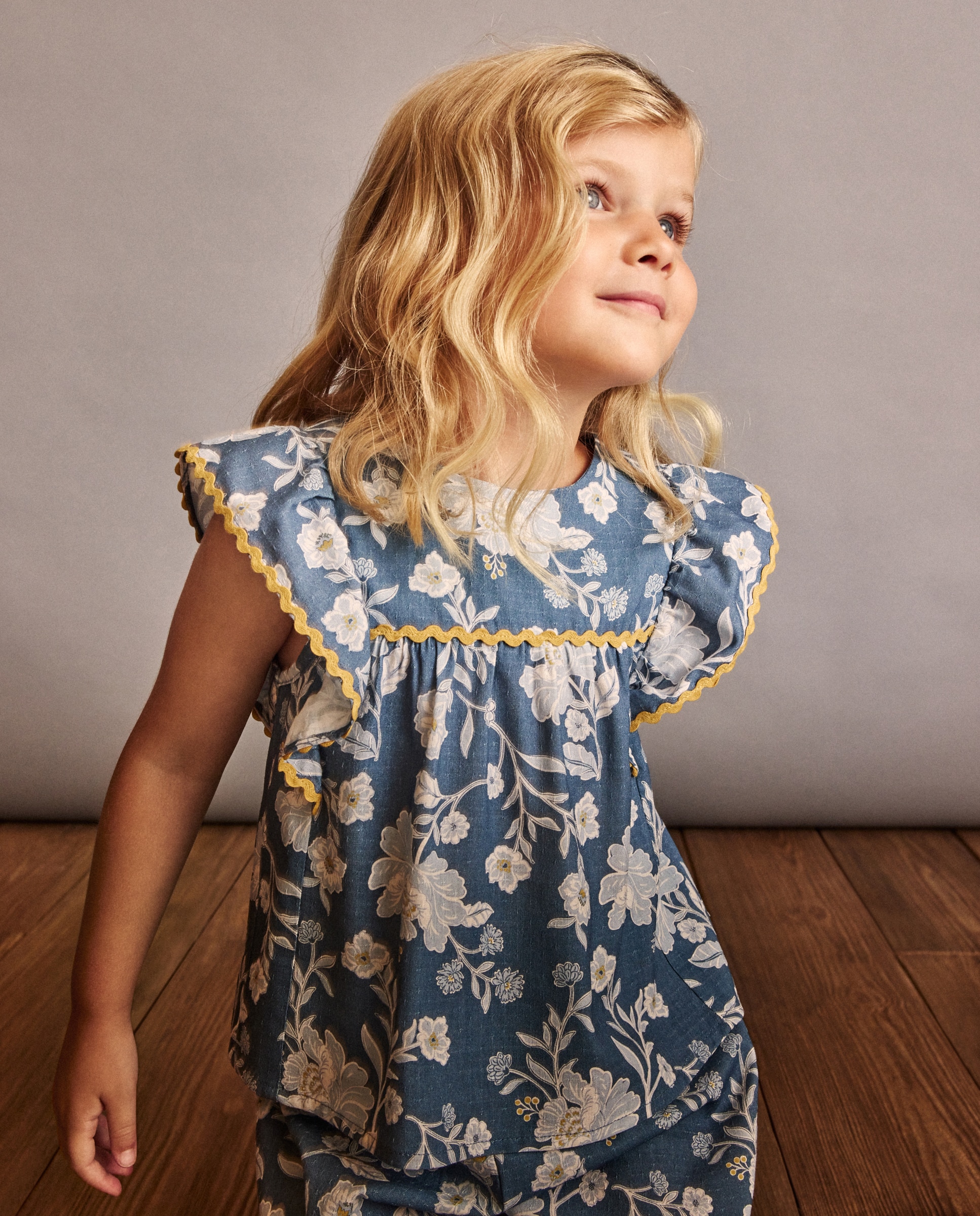 Imagen 0 de Blusa manga corta cuello picunela all over print maxiflor de niña Azul