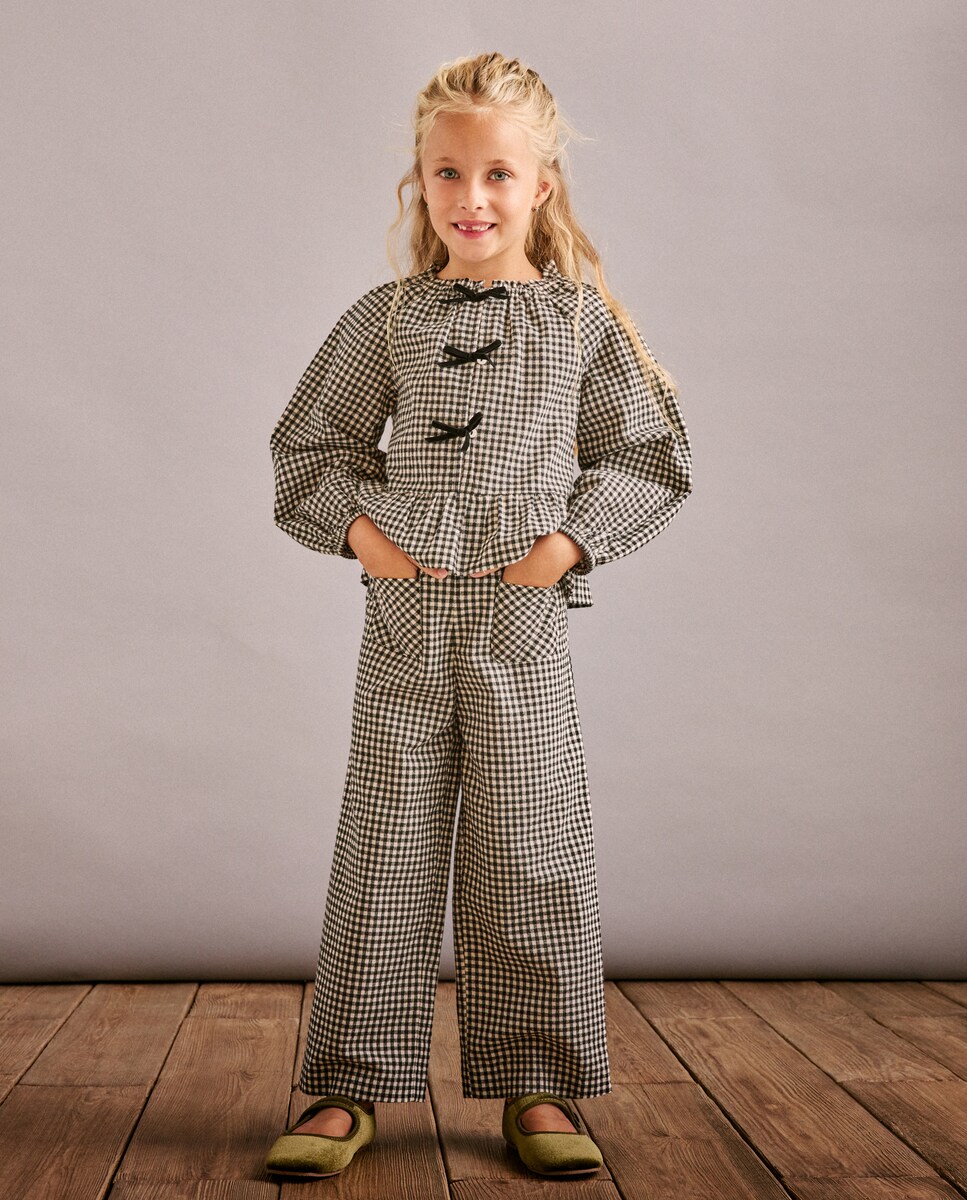 Blusa de Manga Comprida em Balão com Laços e Vichy Pequeno (4x4) Preto-3