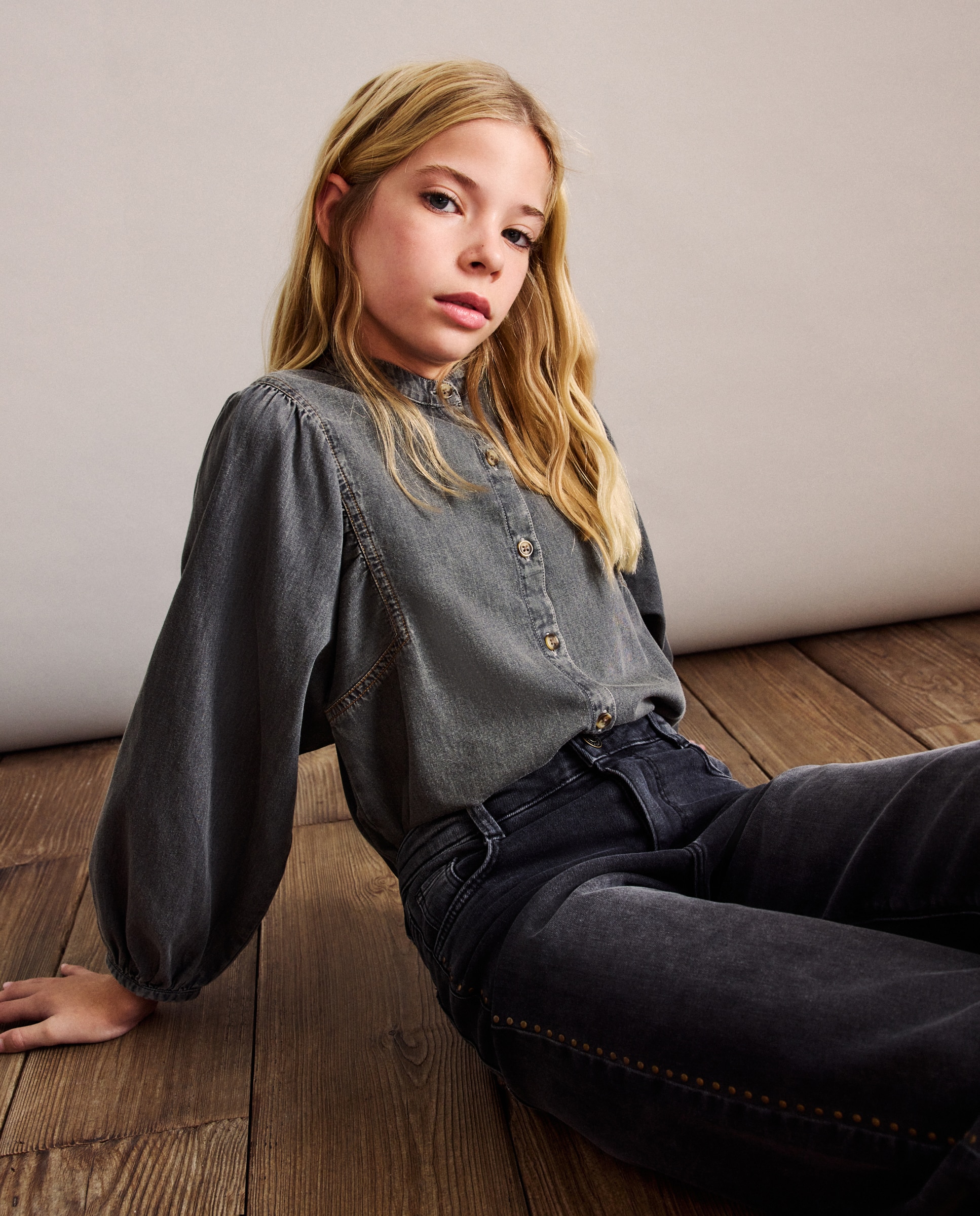 Blusa em Tecido de Ganga com volume e Manga Comprida Cinzento-1