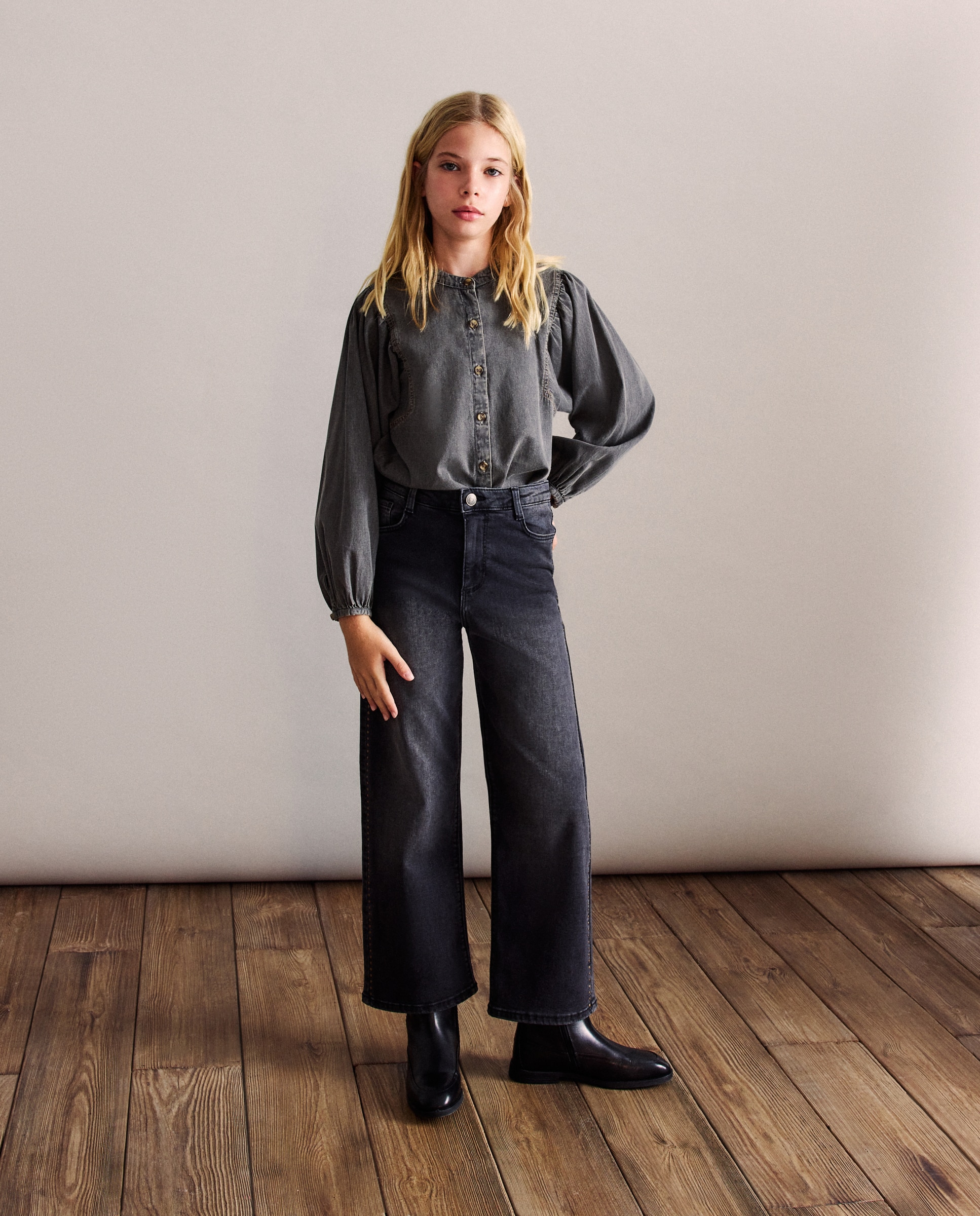 Blusa em Tecido de Ganga com volume e Manga Comprida Cinzento-4