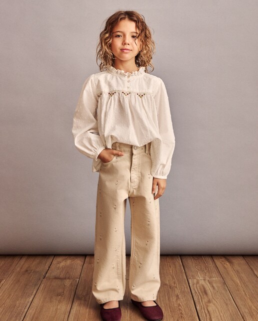 Imagem 0 de Blusa de Manga Comprida com Detalhe de Smock e Mão de Fio Metalizado