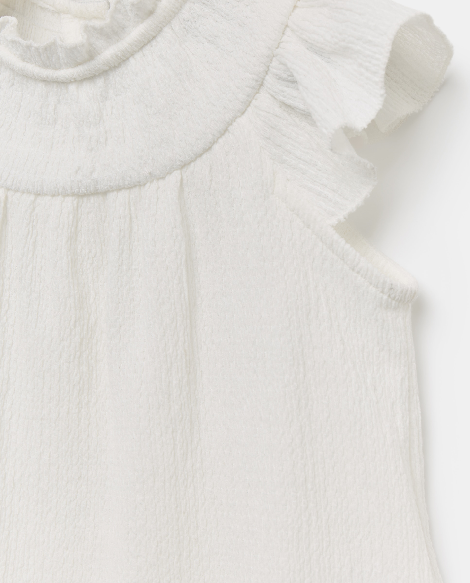 T-shirt sem Mangas e com Gola Smock Branco-marfim-5