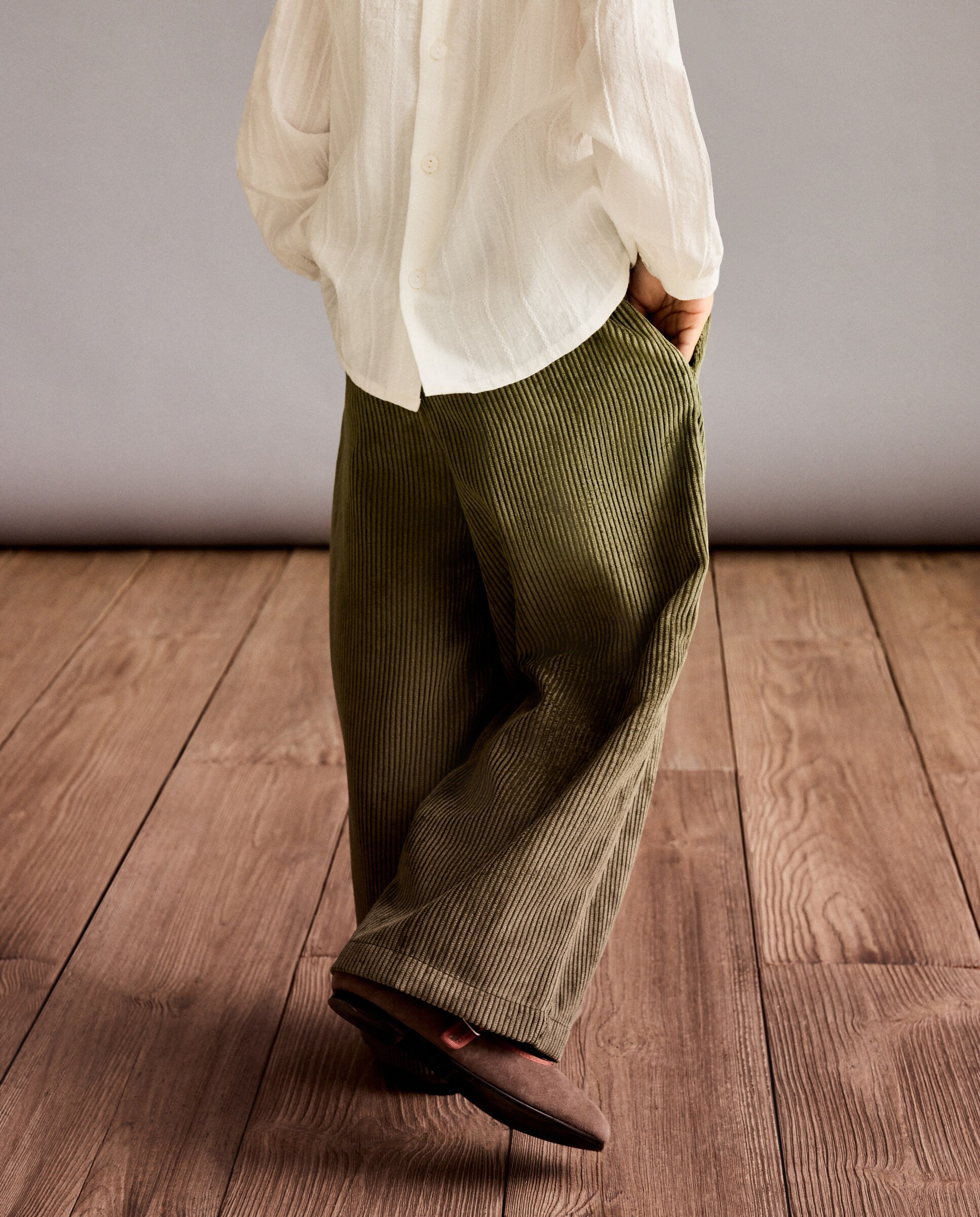 Pantalón pana gruesa fluida paper bag con botón en madera de niña - Coconut El Corte Inglés - 520 Kaki 520 Kaki-3
