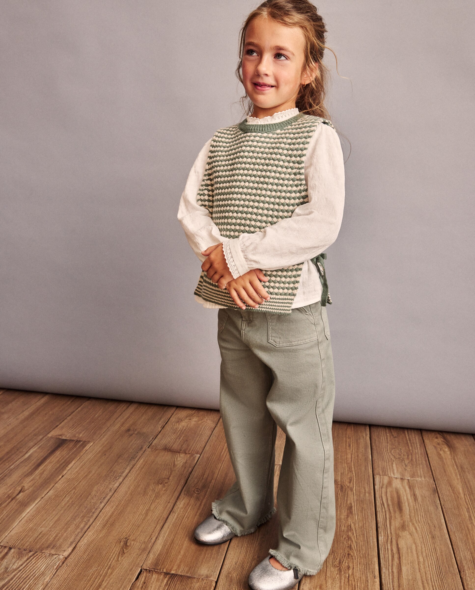 Imagem 0 de Jeans com Bolso Regular e Bainha Desfiada