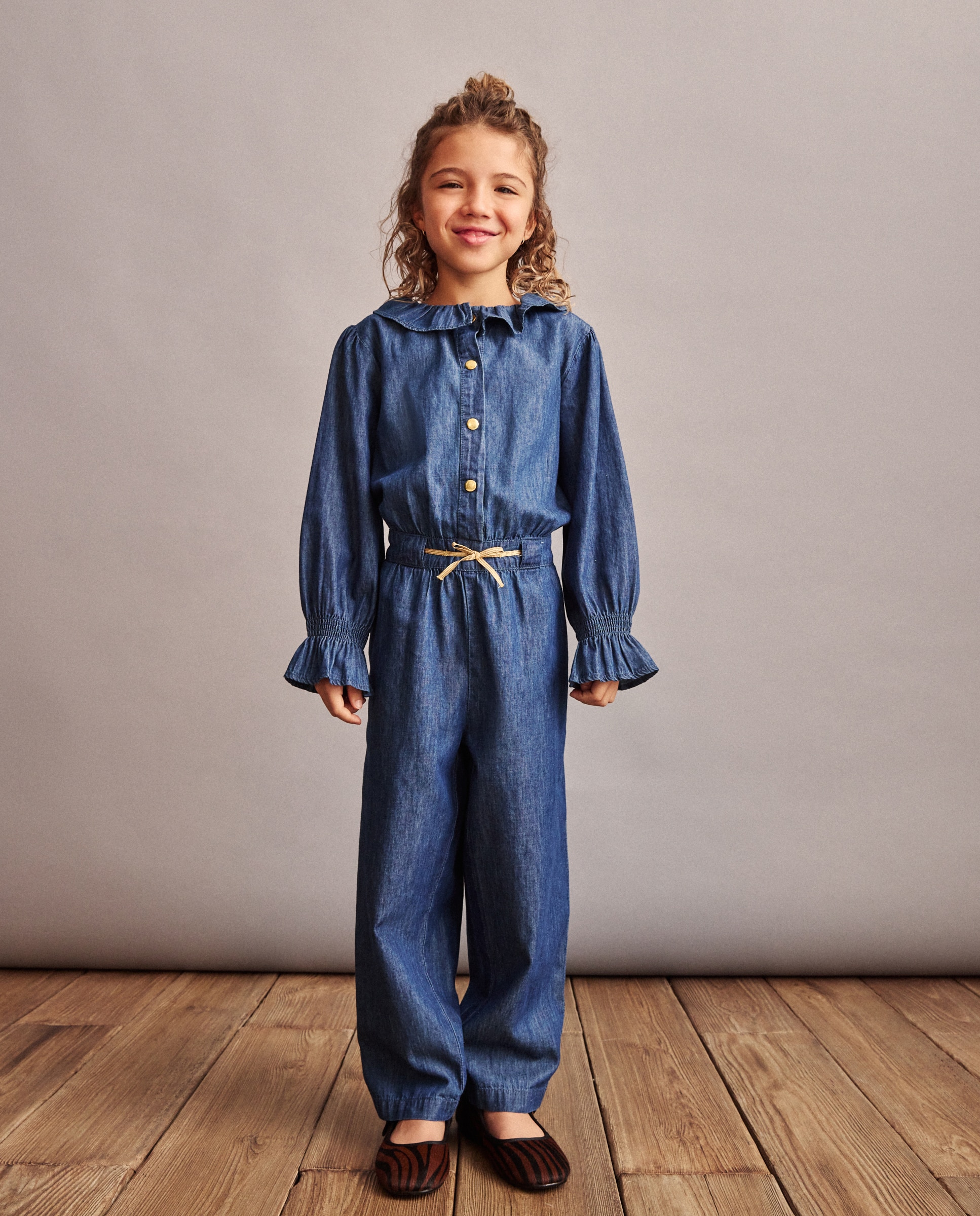 Imagem 0 de Macacão de Ganga Ligeira com Manga Comprida e Fantasia com Folhos