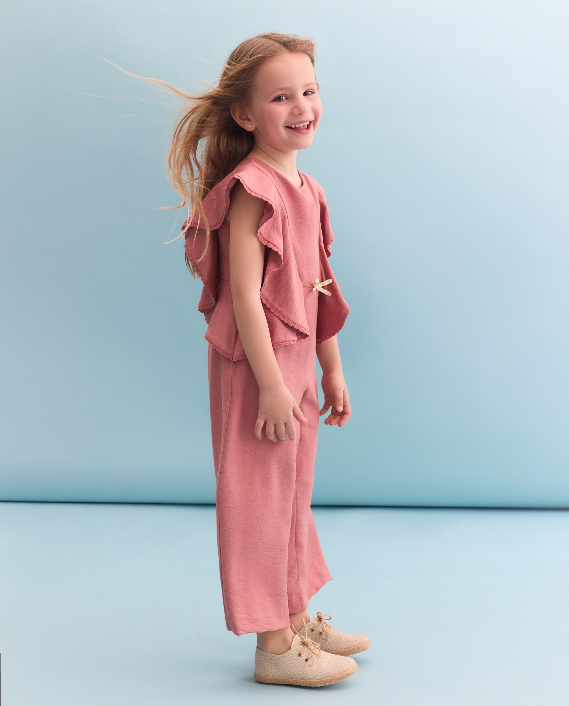 Macacão sem Mangas com Folhos e Laço na Cintura 220 Rosa Pálido-2