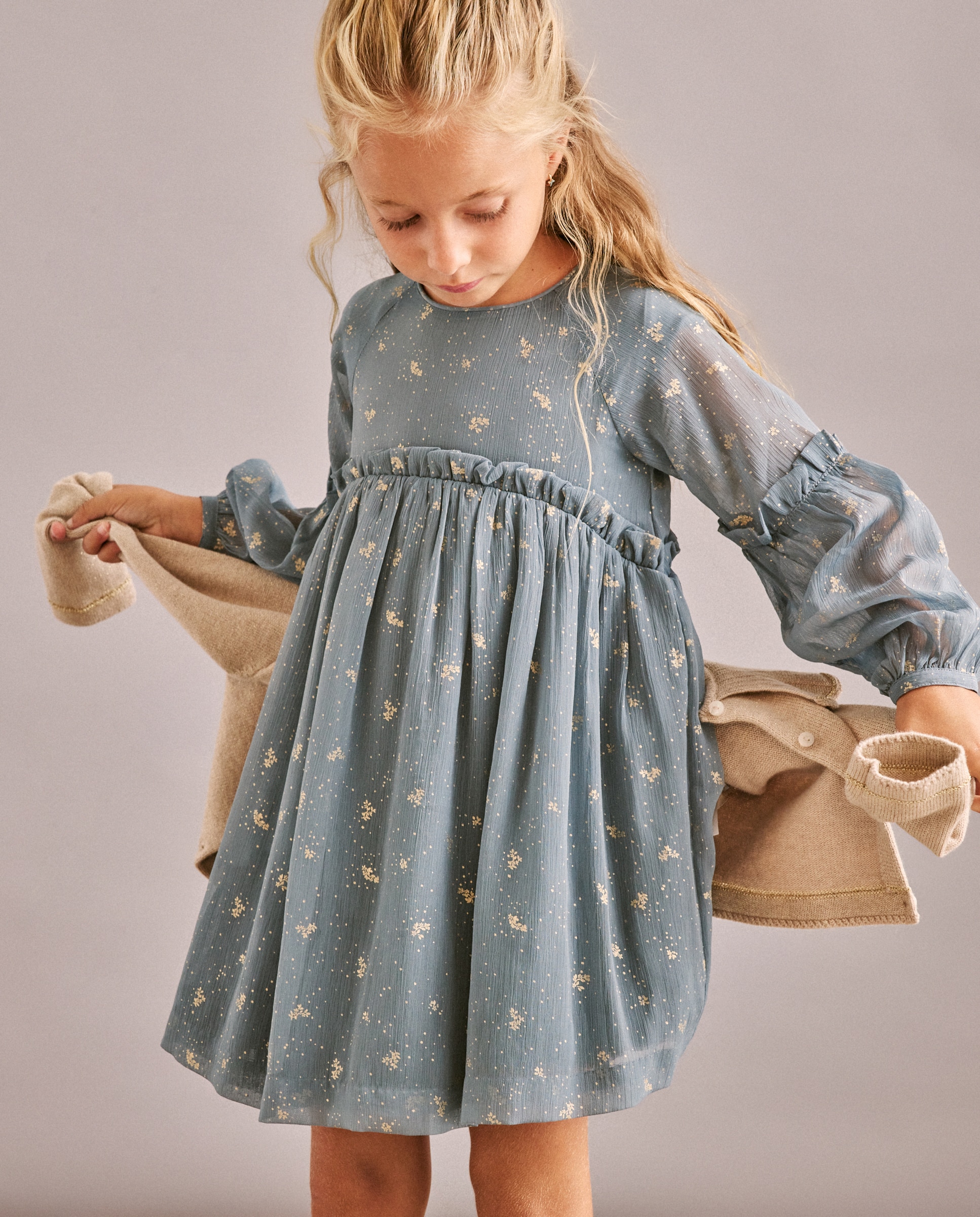 Vestido Ondulado Liso com Manga Comprida e Brilho Chumbo-2