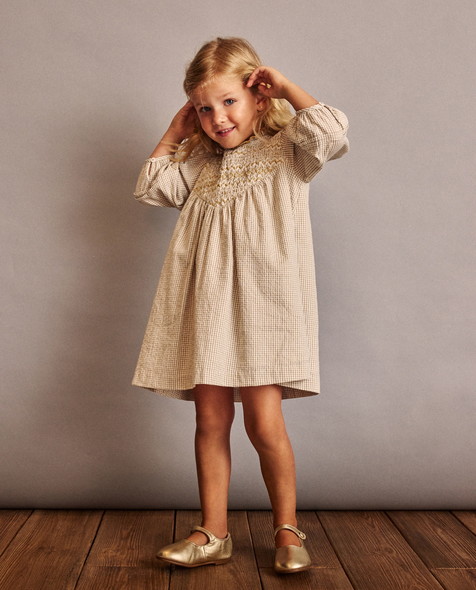 Imagem 0 de Vestido Vichy de Manga Curta com Smock à Máquina
