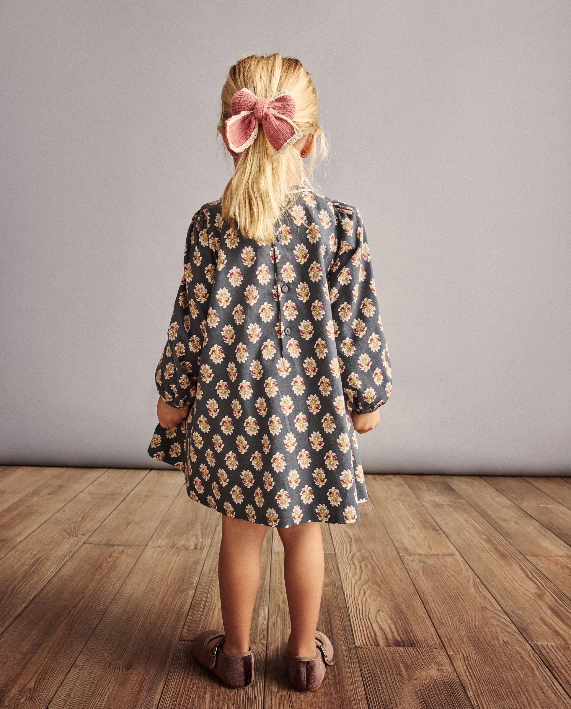 Vestido de Algodão de Manga Comprida com Smock à Máquina e All Over Print Floral Preto-4