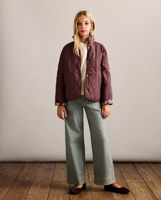 Imagen 0 de Abrigo liso ligero acolchado de niña