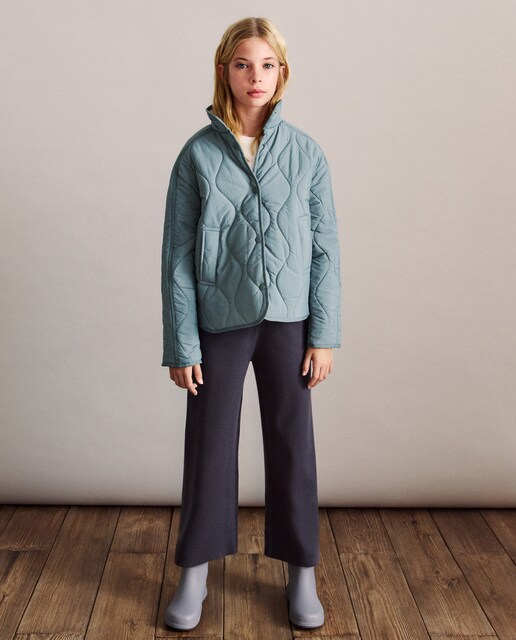 Imagen 0 de Abrigo liso ligero acolchado de niña