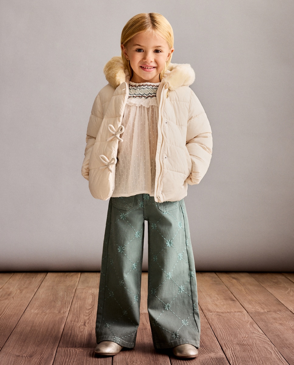 Imagen 0 de Parka acolchada con lazos de niña Natural