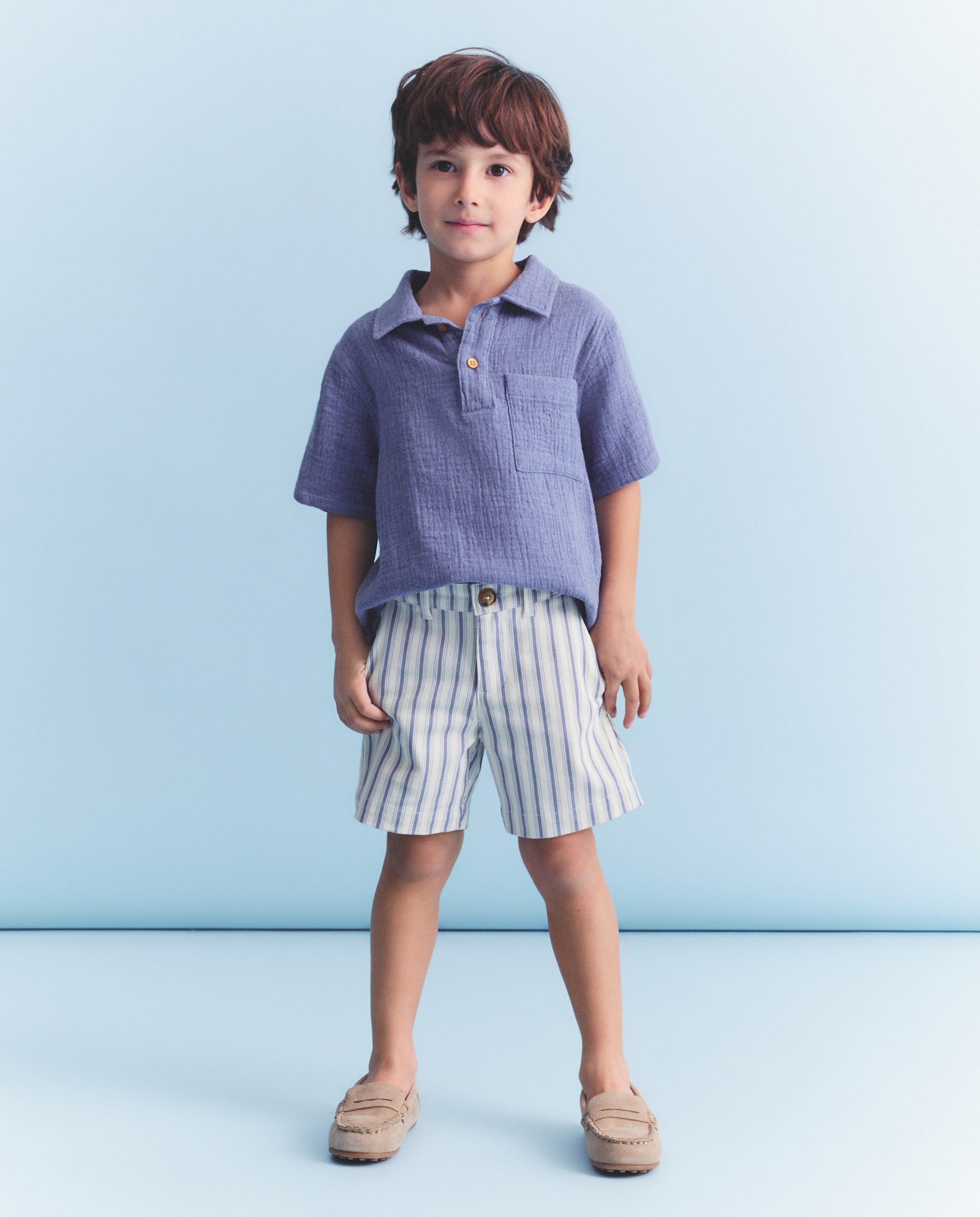 Imagem 0 de Bermudas Chino de Sarja com Risca de Fantasia