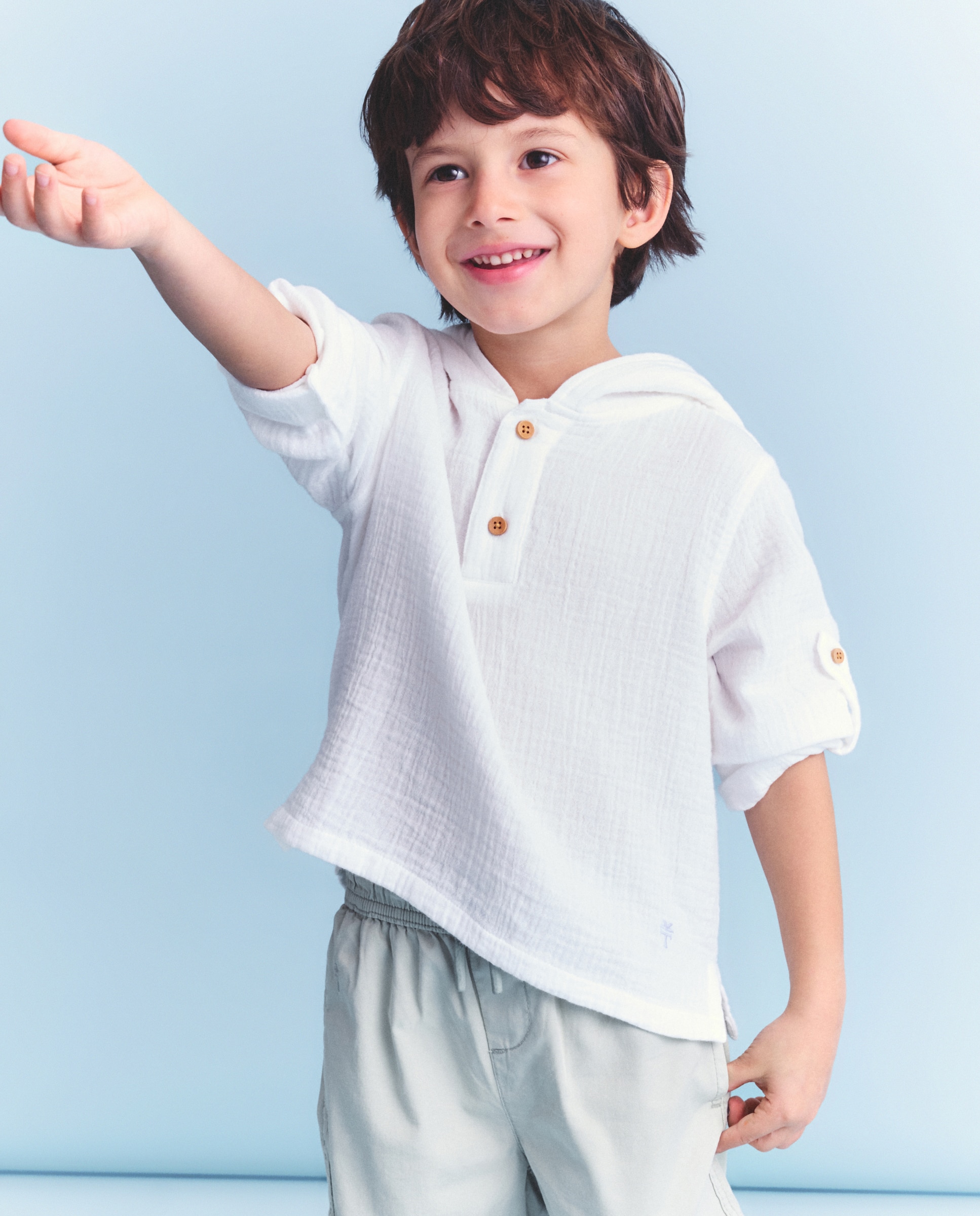 Imagem 0 de Camisa de Manga Comprida com Gola à Padre e Capuz de Chiffon