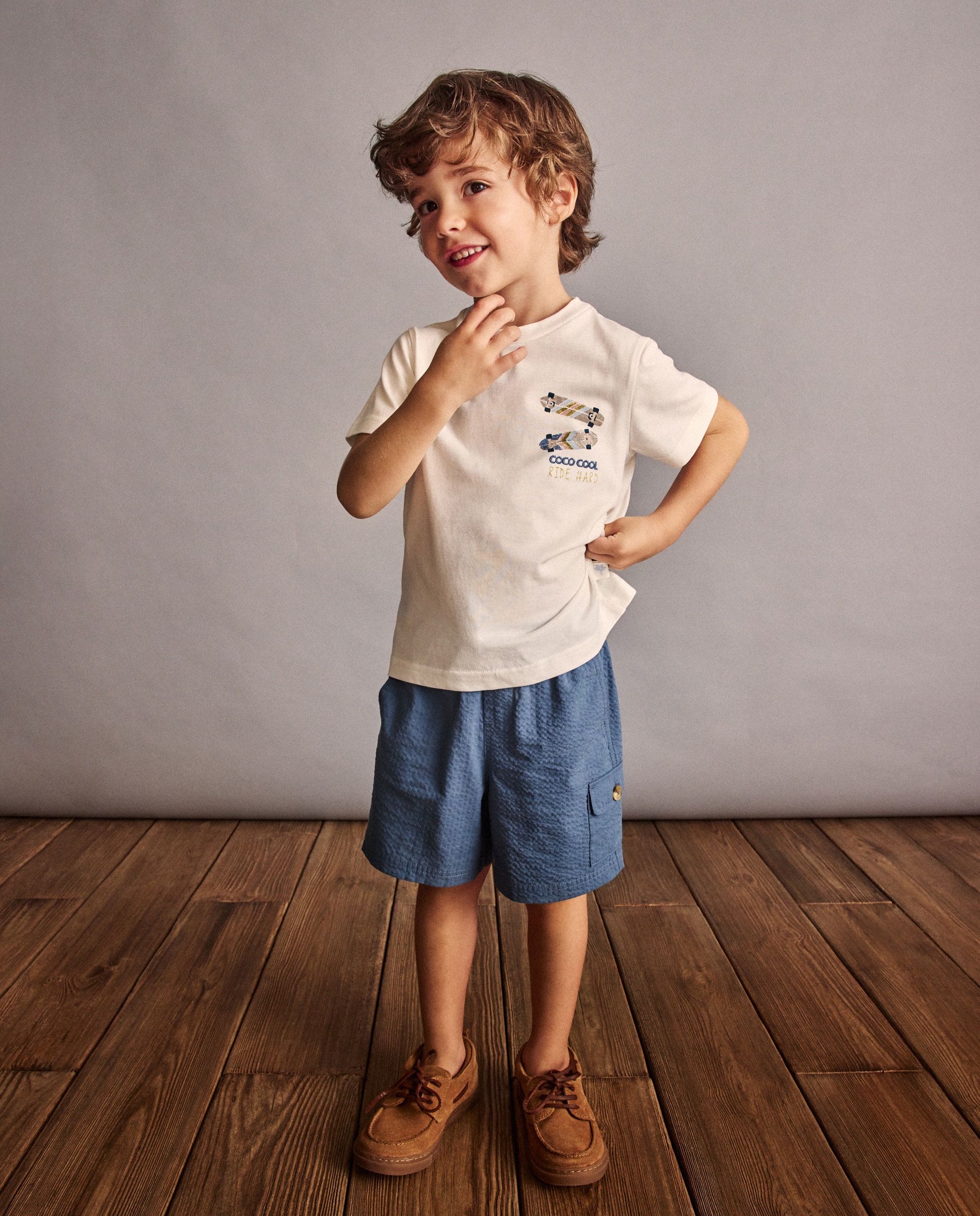 Imagem 0 de T-shirt com Estampado de Fantasia de Pranchas de Surf