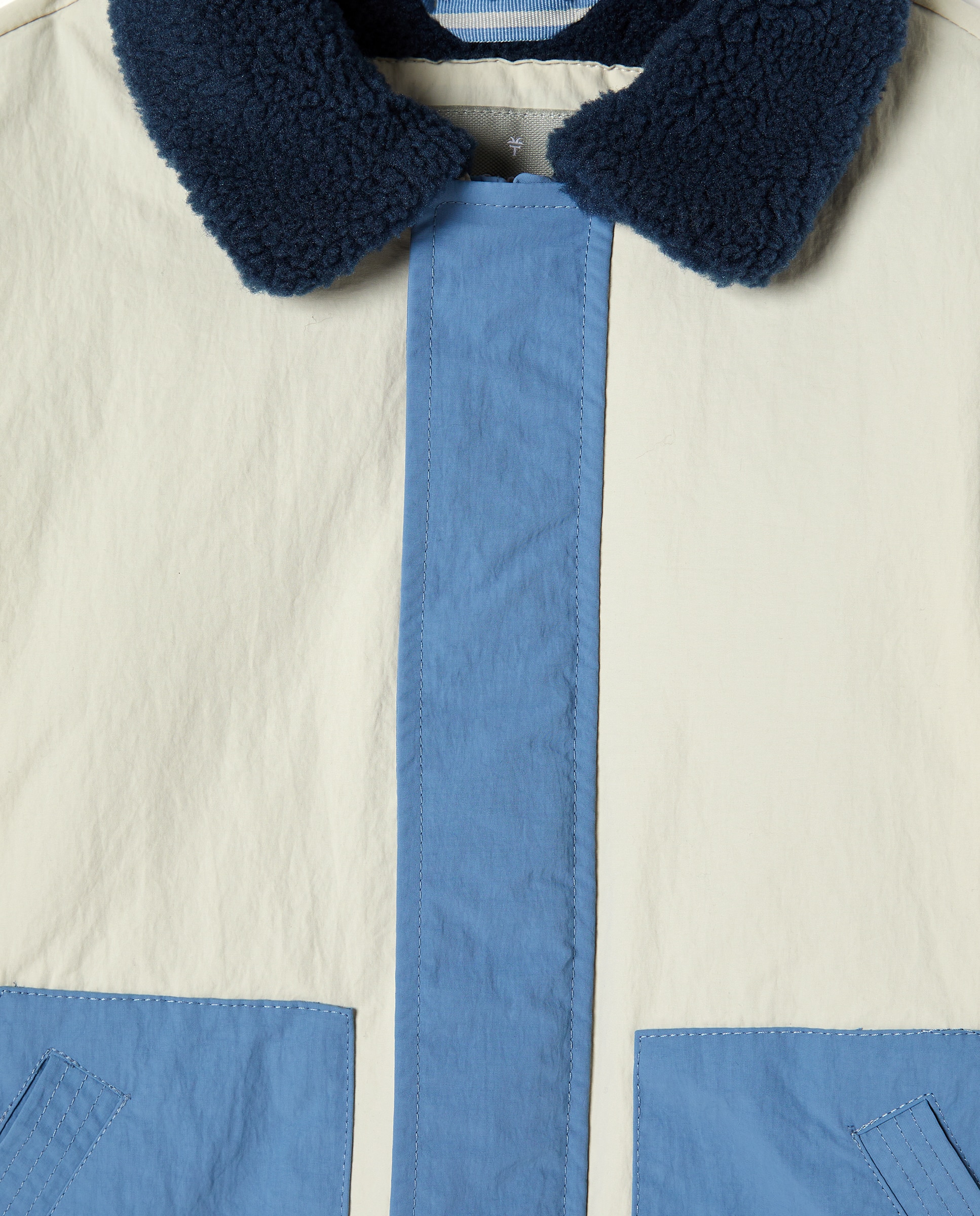 Sobretudo com Pelo de Borrego e Bolsos em Contraste Multicolor-7