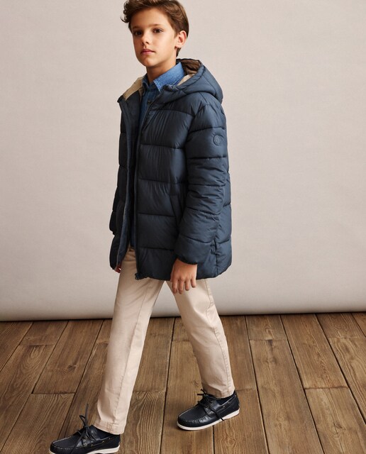 Imagem 0 de Blusão Acolchoado com Capuz e Bolsos Direitos