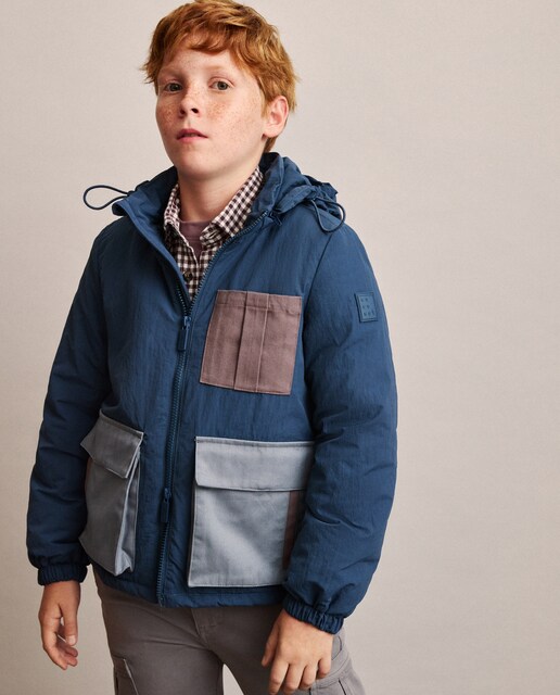 Imagen 0 de Abrigo bolsillos contrastes interior borrego de niña