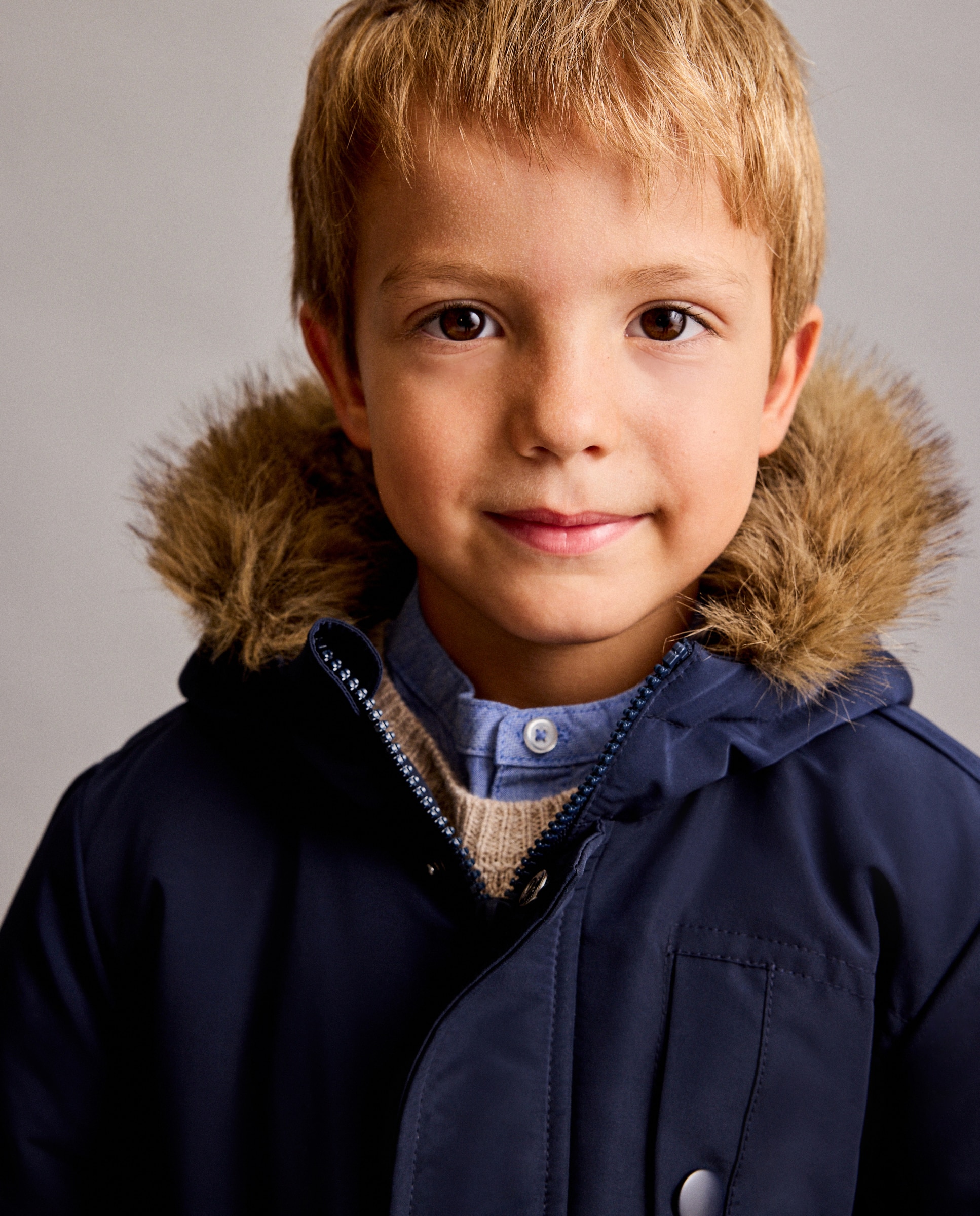 Imagen 3 de Parka coreana de niño con capucha con pelo - Coconut El Corte Inglés - Azul marino Azul marino