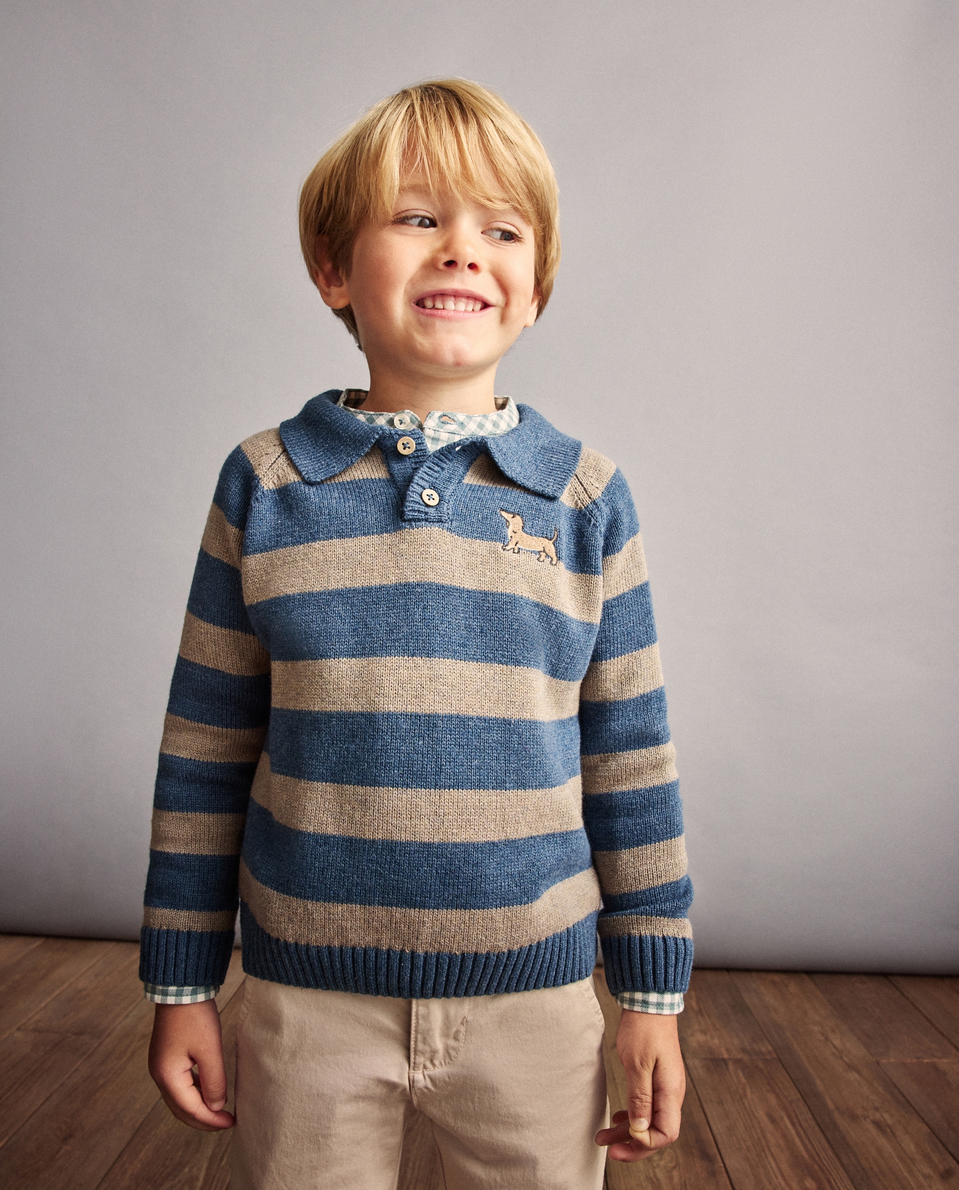 Camisola de Malha às Riscas com Colarinho de Polo e Bordado de Teckel Azul-2